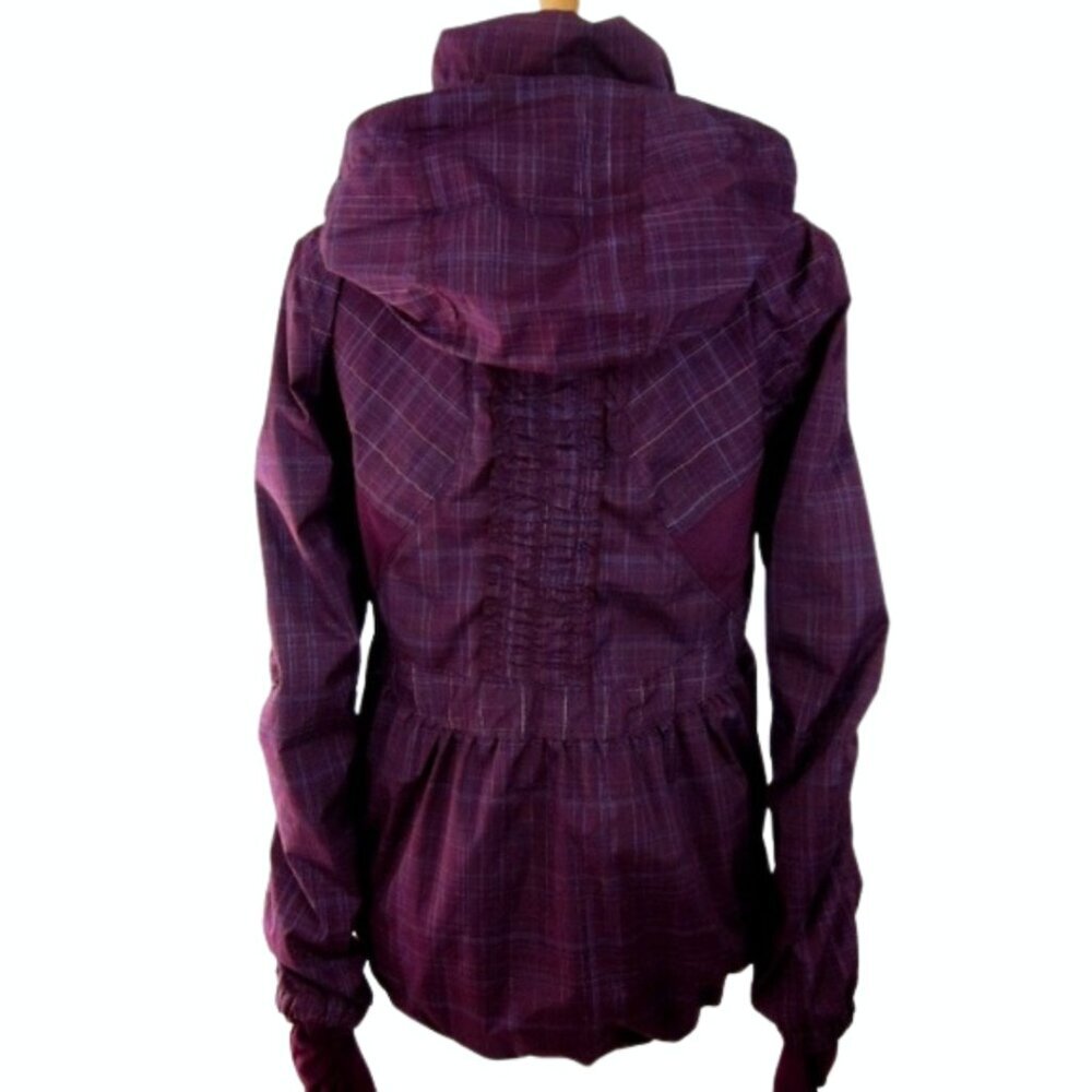 Lululemon Run Hustle Plum Purple Plaid Sz 2 Lightweight Water Resistant Jacket - Picture 2 of 11
